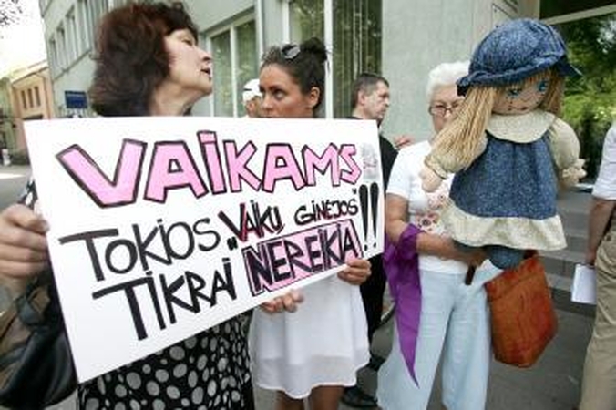Piketuotojai reikalavo E.Žiobienės galvos