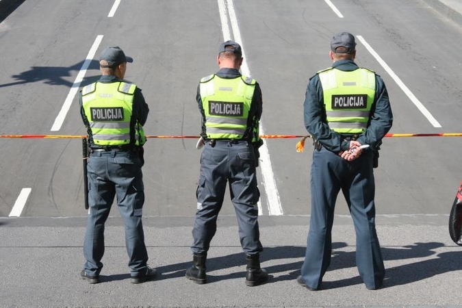 Kokios vairuotojo teisės, kai jį sustabdo pareigūnas?