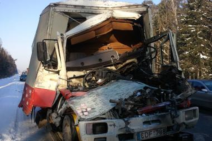 Prie Rumšiškių įvyko avarija, susidarė automobilių spūstys (papildyta)