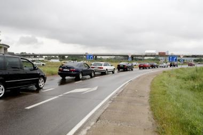 Ties Jakų žiedu – spūstys