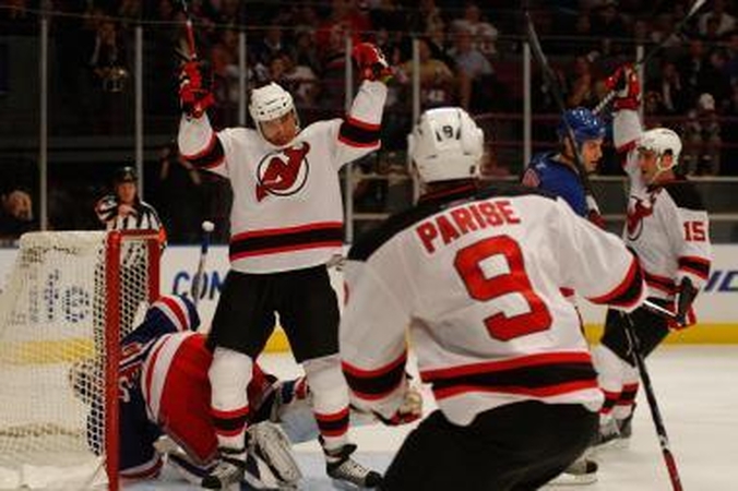 Pirmasis D. Zubraus įvartis šio sezono NHL pirmenybėse 