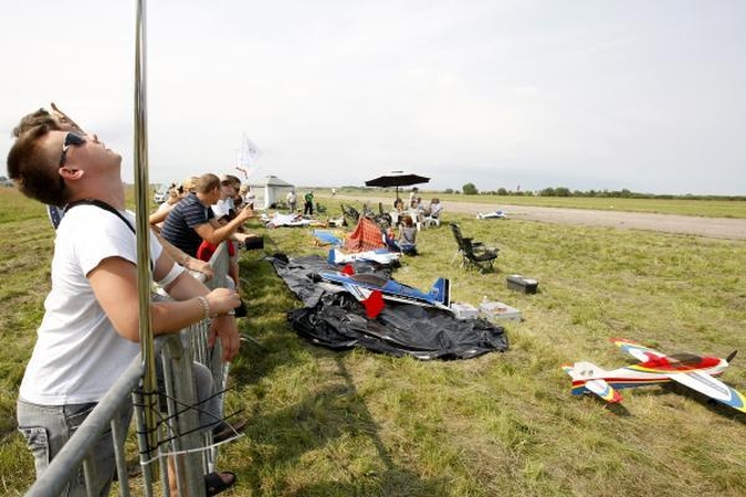 Klaipėdos aerodrome: aviamodelių šou