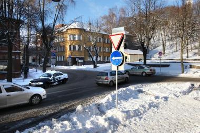 Sankryžoje eismas – vis dar sena tvarka