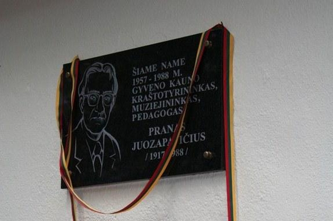 Atidengta atminimo lenta kraštotyrininkui Pranui Juozapavičiui