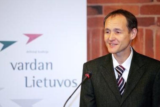 Paramą M.Adomėno institutui išrūpino P.Subačius?