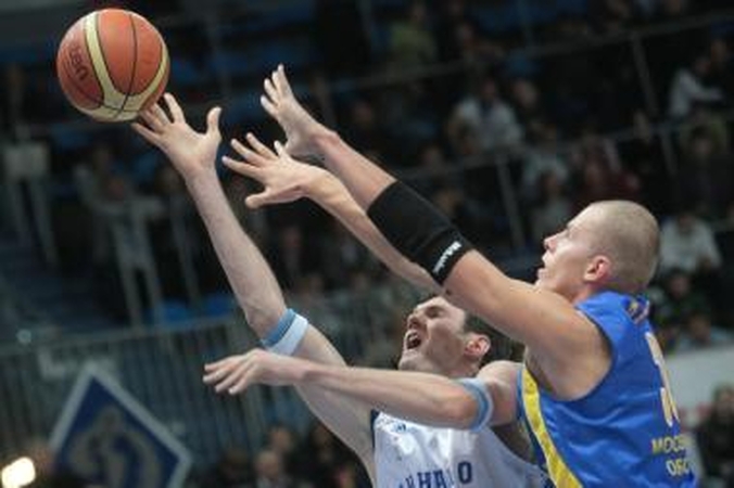 Maskvos „Dinamo“ į pergalę vedė D.Lavrinovičius 