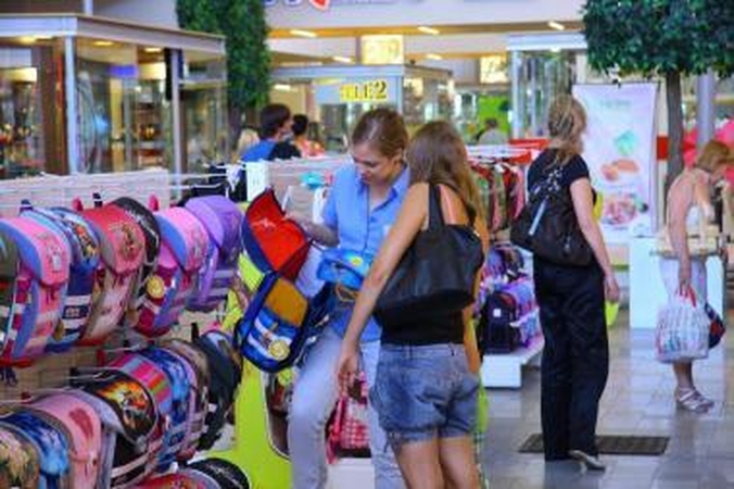 Kaune pradėjo veikti didžiausia Lietuvoje mokyklinių prekių mugė