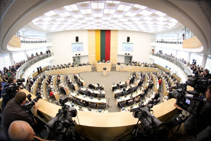Apklausa: partijos nutolo nuo savo ideologijos ir nevykdo pažadų