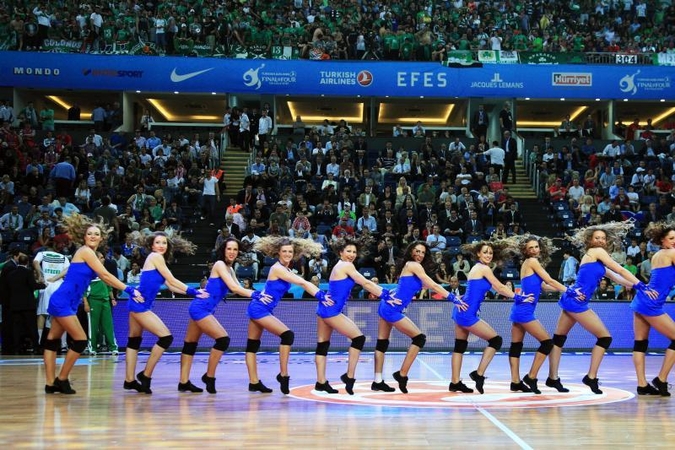 „Žalgirio“ šokėjos Stambule buvo dėmesio centre