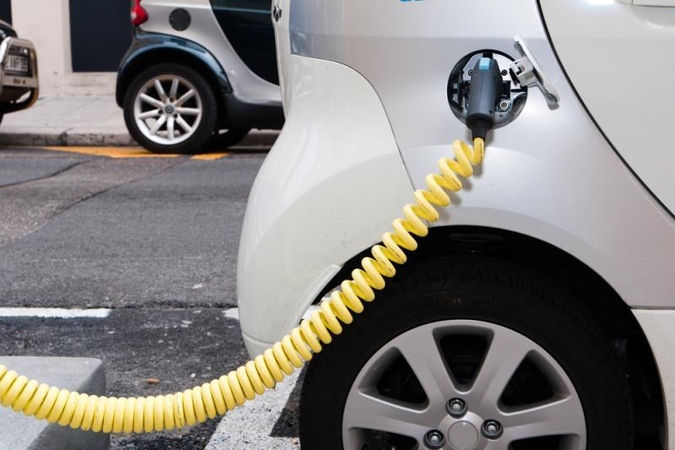 Prognozės: po 10 metų elektriniai varikliai keis tradicinius