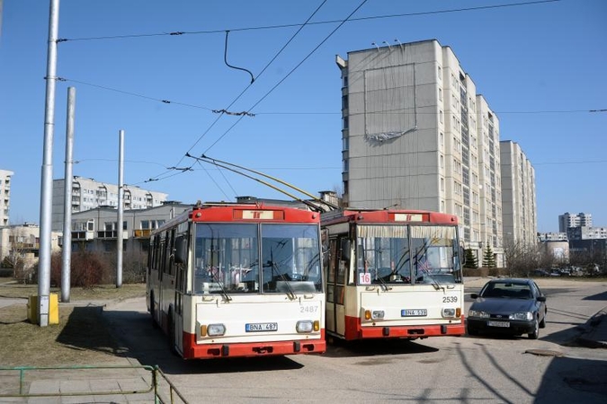 Sostinėje viešasis transportas nespėja vytis švieslenčių grafikų