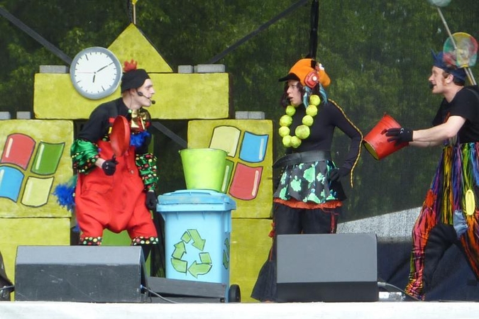 Raganiukės teatras sezoną pradeda premjera  „Katinėlis@Gaidelis-2”