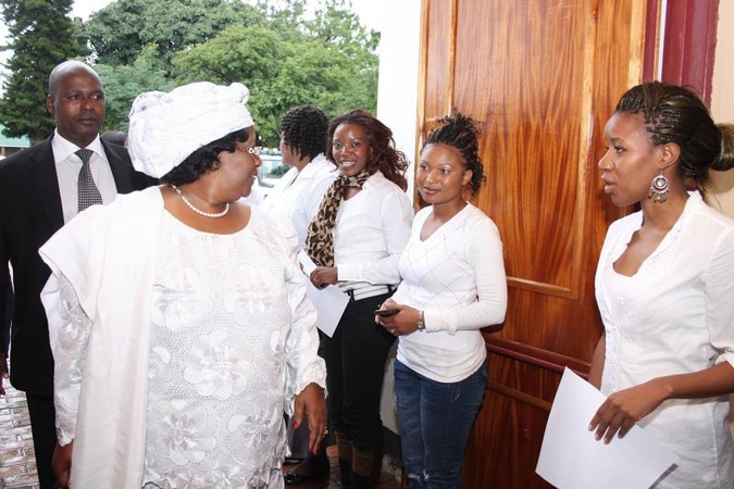 Malavio viceprezidentė perima valdžią po prezidento Mutharikos mirties