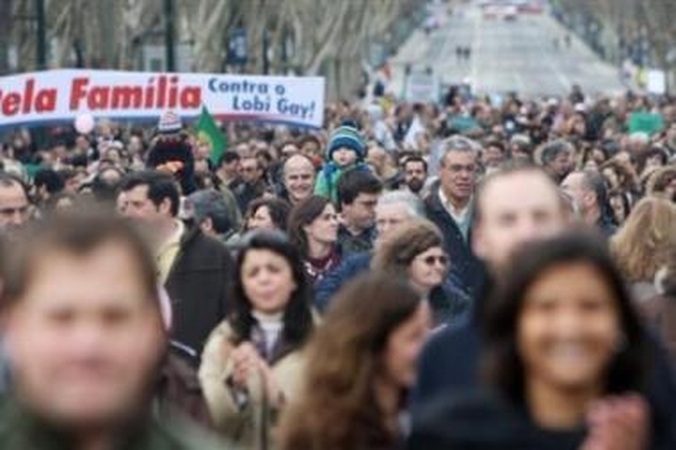 Portugalijoje šeimos protestavo prieš įteisintas homoseksualų santuokas