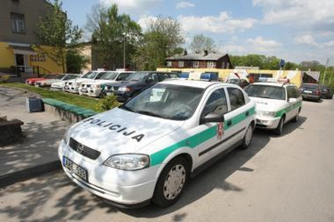 Neblaivus vairuotojas apgadino kaimyno mašiną