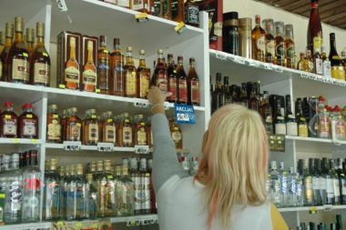 Lietuviai degtinės išgeria daugiau už rusus