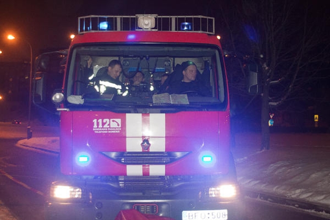 Šią žiemą ugniagesiai gelbėtojai sulaukė dvigubai daugiau pagalbos prašymų nei pernai