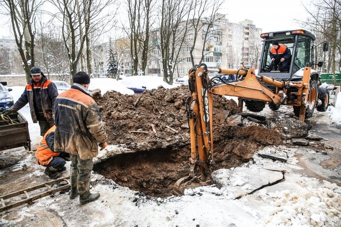 Trūkus vamzdžiui daugiabučio gyventojai liko nesiprausę