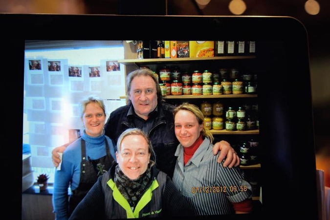 G. Depardieu nebenori būti      prancūzu