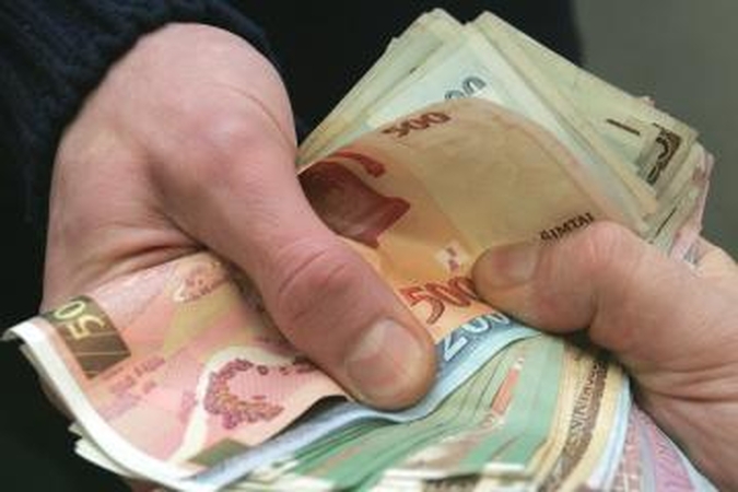 Žmona įtariama vyro vardu paėmusi paskolą