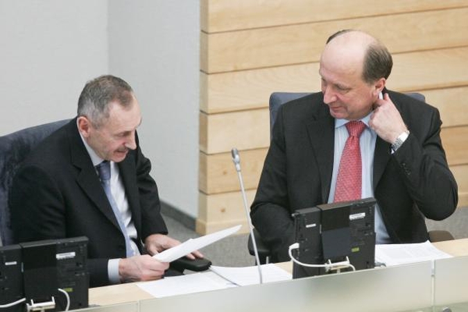 Interpeliacija energetikos ministrui žlugo