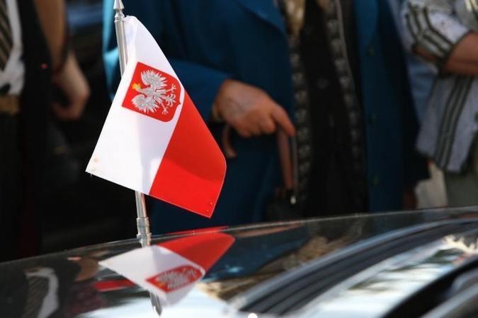 Nepardavė nei buvusios ambasados Varšuvoje, nei Seimo poilsinės