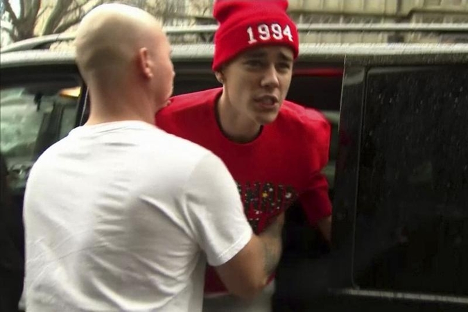 Garsus atlikėjas J. Bieberis gerbėjus bando įtikinti, kad nėra blogas