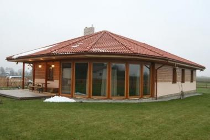 Vasarį Didžiojoje Britanijoje padidėjo namų kainos