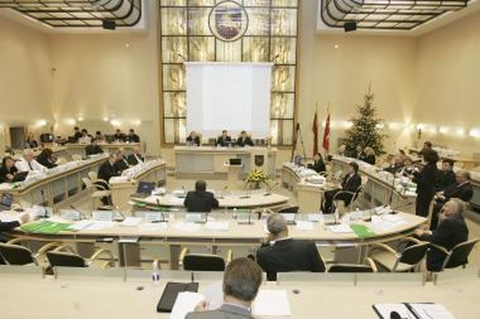 Miesto taryba kanceliarinių išlaidų neapkarpys