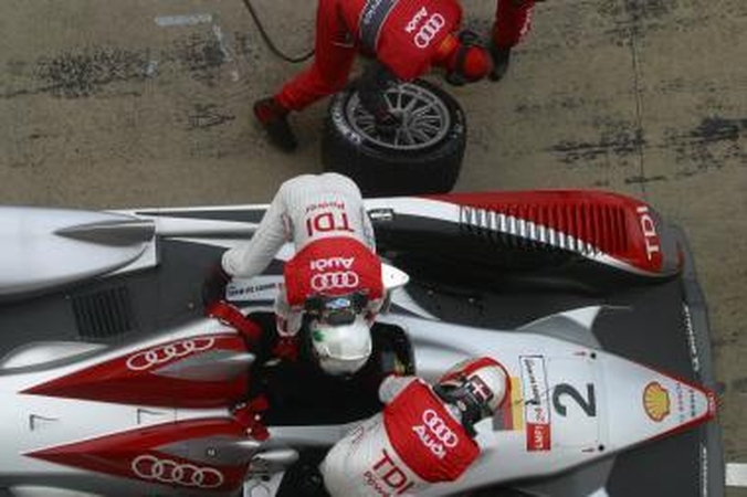 „Audi" kuria naują „bombą"