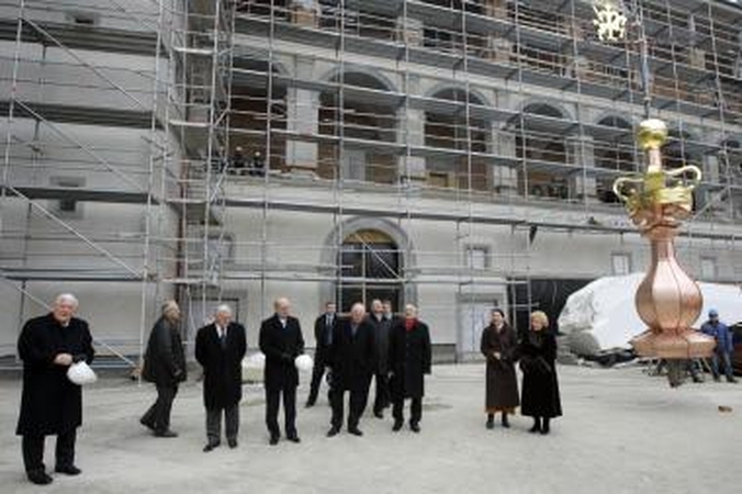 Valdovų rūmai papuošti vėtrunge
