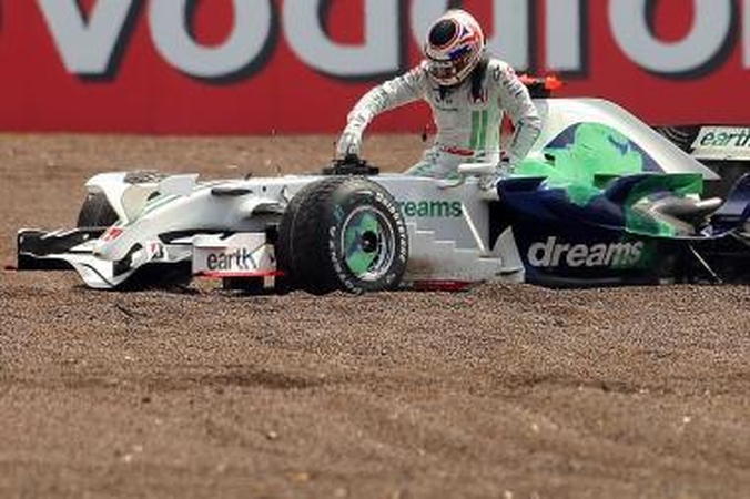 „Honda" traukiasi iš „Formulės-1"