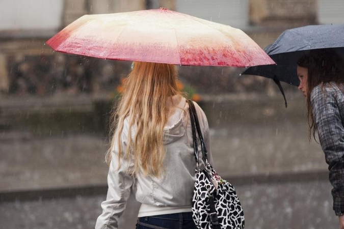 Rudenėjantį Kauną išmaudė smarki liūtis 