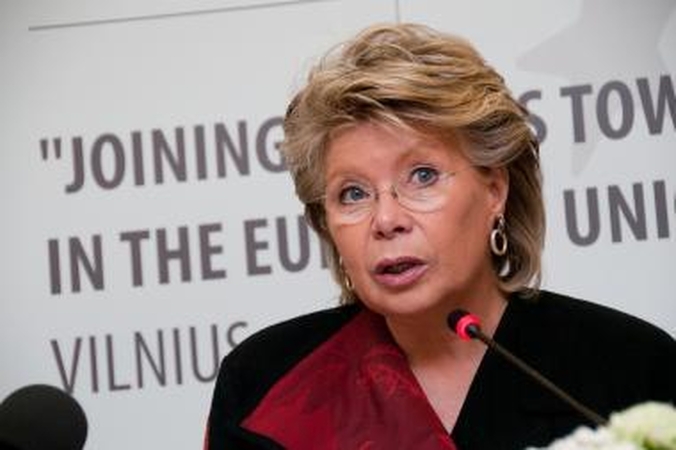 Eurokomisarė: per penkerius metus moterų vadovių versle turi padidėti bent tris kartus 