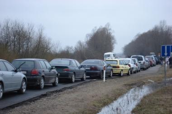 Keliu Šilutė-Rusnė leista važiuoti lengviesiems automobiliams