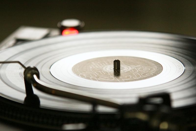 Jauni muzikos mylėtojai grįžta prie vinilinių plokštelių
