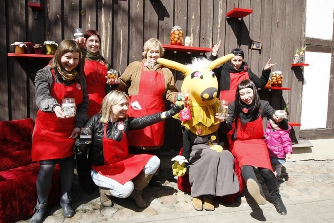 „Karakumų asilėlis“ į Klaipėdą sukvietė lėlių teatrus (programa)