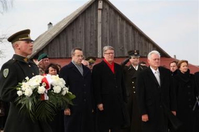 Baltijos šalių vadovai pagerbė laisvės kovotojų atminimą