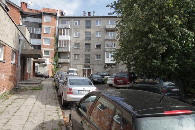 Klaipėdos valdžia nori atsikratyti prievolės valyti kiemus