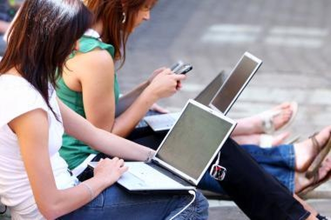 Beveik pusei gyventojų teisinės informacijos ieškoti patogiausia internete 