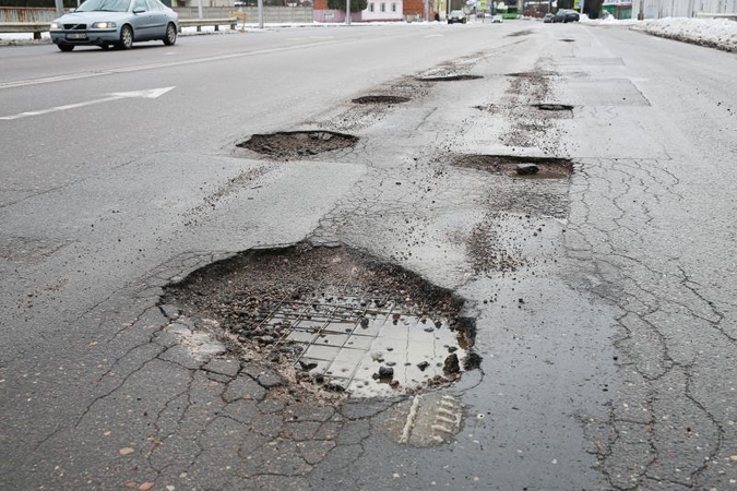 Vilniaus gatvėms tvarkyti -16 mln. litų, Panemunės tiltui - 5 mln.