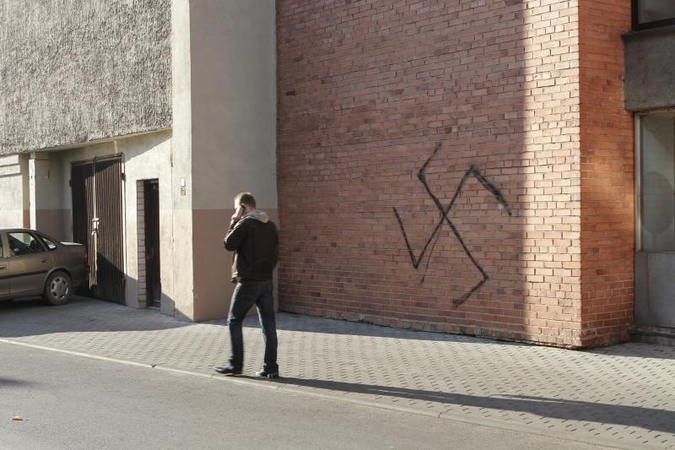 Klaipėdoje ant teismo pastato - svastika  