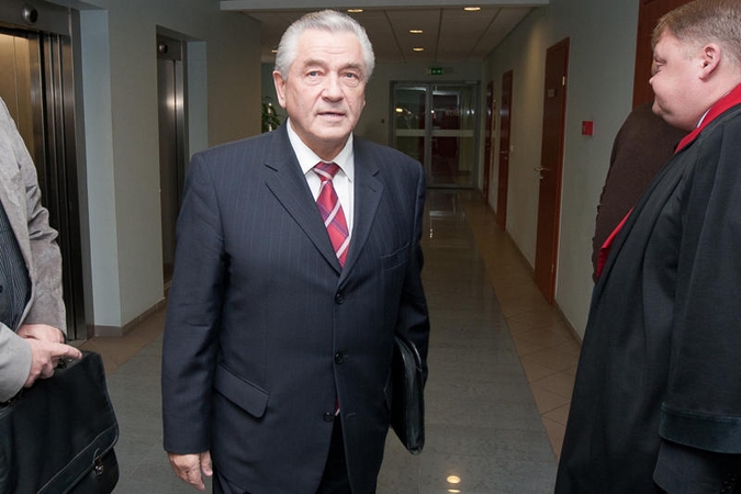 Prie „mailiaus“ bylos teismas grįš tik pavasarį