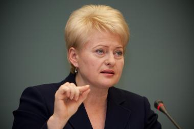 Prezidentė: šalį apėmęs ir dvasinis sunkmetis