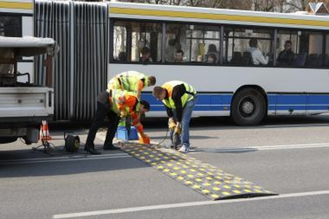 Prie Biržos tilto greitį ribos „gulintys policininkai“ (papildyta)