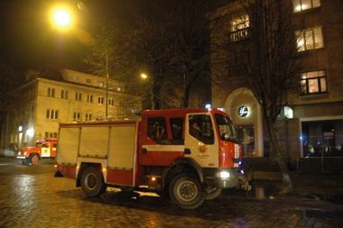 Išgelbėtas degančiame sandėliuke buvęs vyras