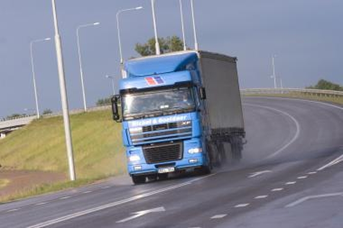 Pernai importas smuko 40 proc., eksportas - 30 proc.