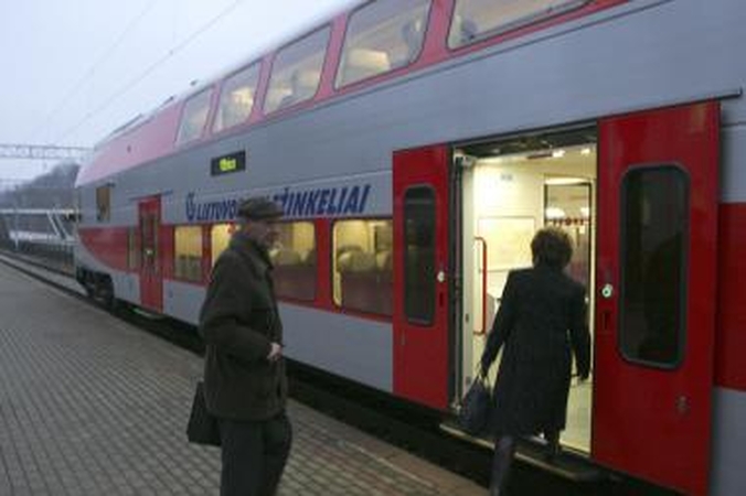 Islandijos ugnikalnis padidino geležinkelio bilietų paklausą