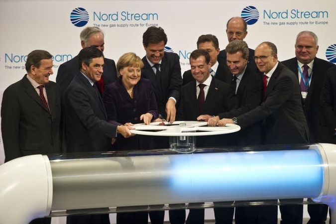 Dujotiekis „Nord Stream“ atiduotas naudoti 