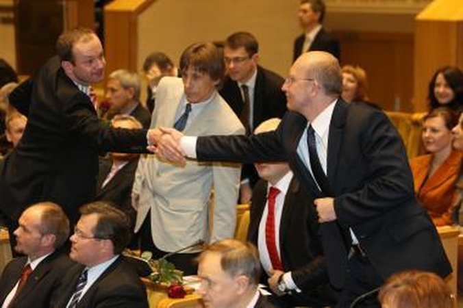 TPP ir „Ąžuolo“ kova dėl įtakos: prasidėjo atleidimai